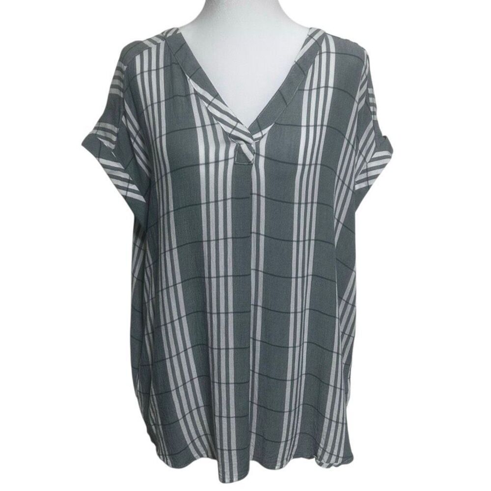 NWOT Liz Claiborne Popover Tunic Blouse Women's Large Gray White Plaid V-neck